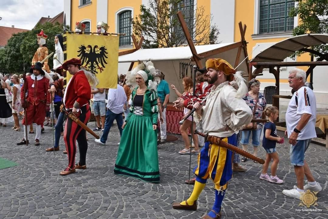 Korona Szekesfehervar