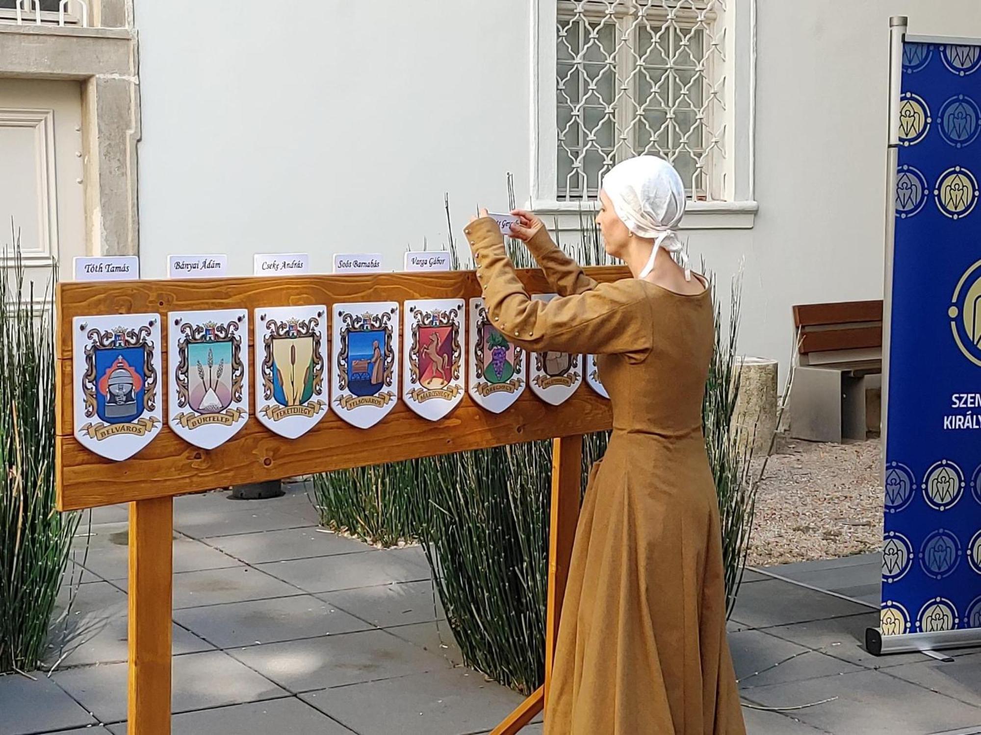Korona * Székesfehérvár